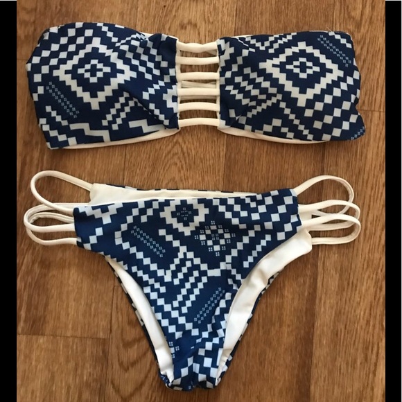 NIP Navy and White Aztec Printed Strapless Bikini - Picture 3 of 7